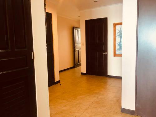 Apartamento The Palms Oceanfront Condo 604