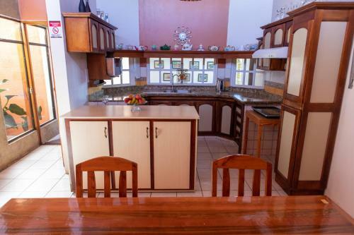 Hostal Hostel Bouganvilia Bed And Breakfast