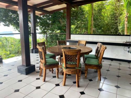 Villa Casa Blue Wind, Ocean View, 3bdr