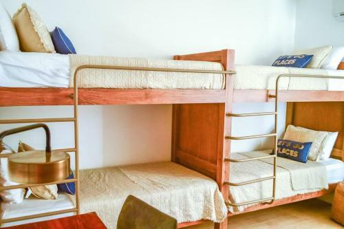 Luxury Villa Stunning Views, Pool & AC Full Service - Sleeps 10