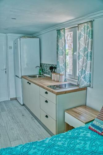Hostal Luxury Studio Room In Villa Raya
