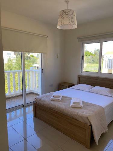 Villa Nissi Golden Beach