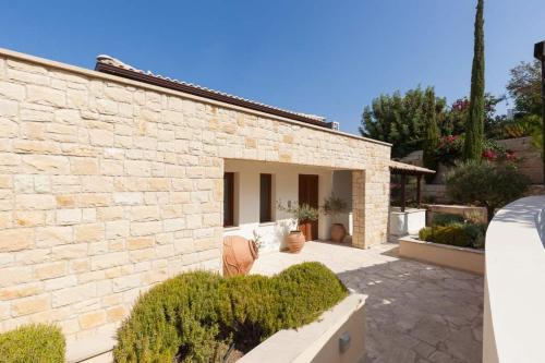 Kouklia Villa Sleeps 4 With Pool Air Con And Wifi