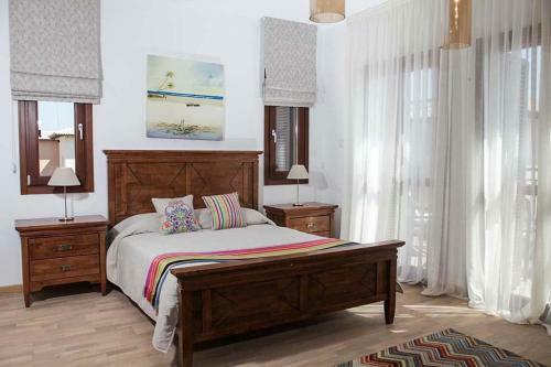 Villa In Kouklia Sleeps 4 Includes Swimming Pool Air Con And Wifi 9