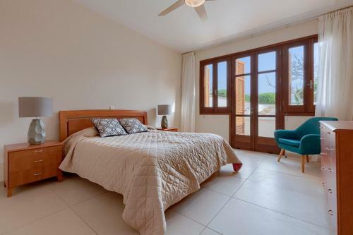 Villa In Kouklia Sleeps 10 Includes Swimming Pool Air Con And Wifi 1 2