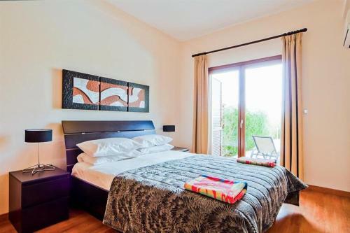 Villa In Kouklia Sleeps 6 Includes Swimming Pool Air Con And Wifi 1