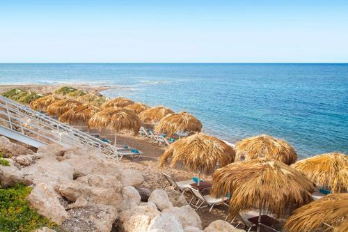 Villa In Kouklia Sleeps 6 With Pool And Air Con