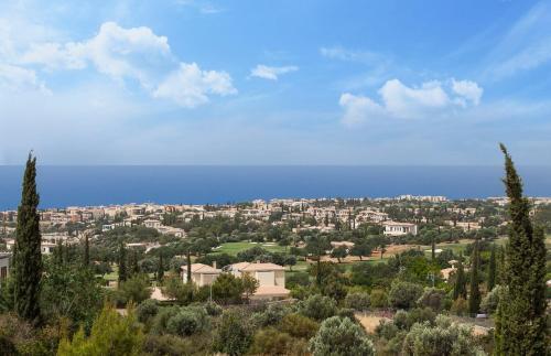 Villa In Kouklia Sleeps 6 With Pool And Air Con