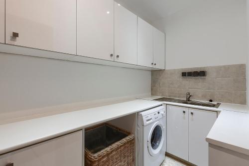 Villa In Kouklia Sleeps 4 Includes Swimming Pool And Air Con