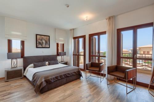 Villa In Kouklia Sleeps 4 Includes Swimming Pool And Air Con 2