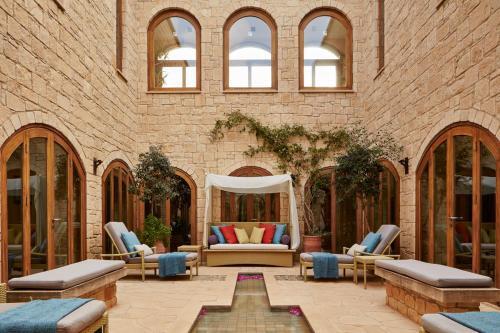 Villa In Kouklia Sleeps 6 Includes Swimming Pool And Air Con 0