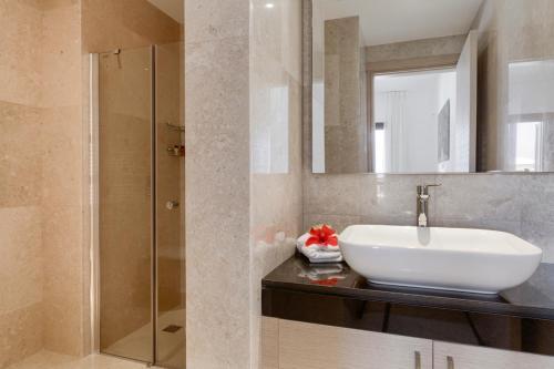 Villa In Kouklia Sleeps 4 Includes Swimming Pool And Air Con 7