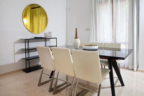Villa In Kouklia Sleeps 6 Includes Swimming Pool And Air Con 9