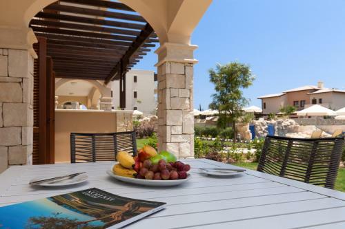 Kouklia Town House Sleeps 6 With Pool And Air Con