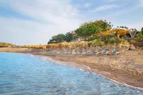 Villa In Kouklia Sleeps 10 Includes Swimming Pool And Air Con 8