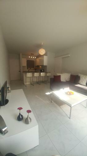 Makenzie Sunset Apartment