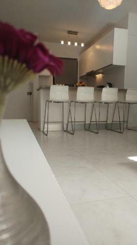 Makenzie Sunset Apartment