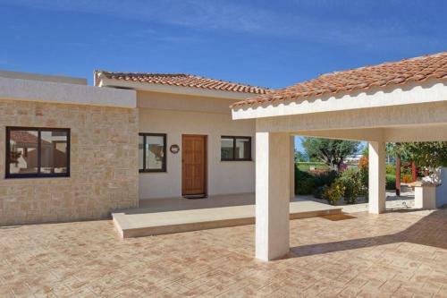 Latchi Villa Sleeps 4 With Pool Air Con And Wifi