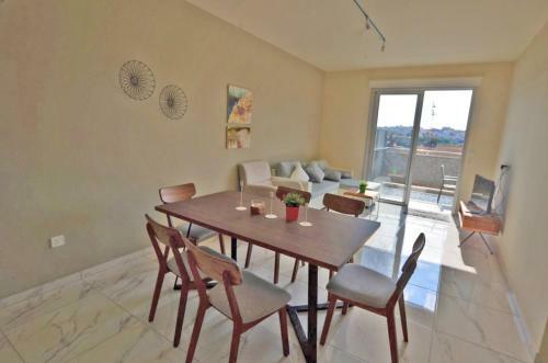 Mythical Apartment - 2 Bed Large Communal Pool, Close To Protaras