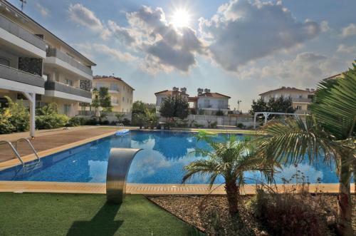Mythical Apartment - 2 Bed Large Communal Pool, Close To Protaras
