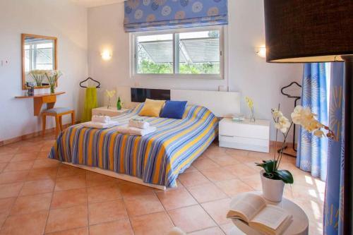 Pegeia Villa Sleeps 6 With Pool And Wifi