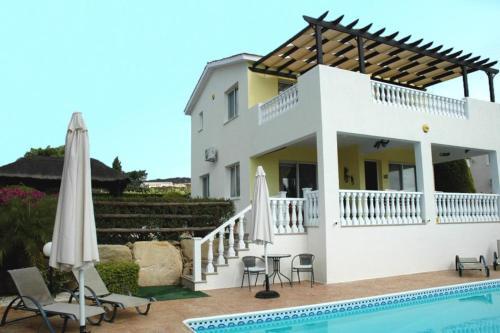 Pegeia Villa Sleeps 6 With Pool And Air Con