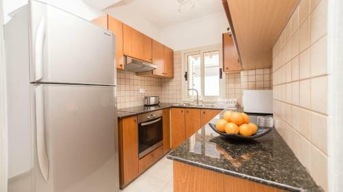 Paralimni Villa Sleeps 6 With Pool And Air Con