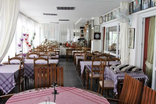 Kasgar Court Hotel
