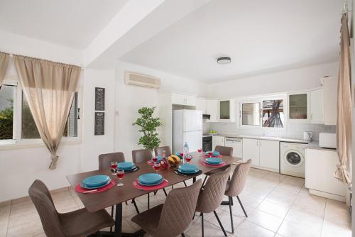 Four Bedrooms Villa 1267