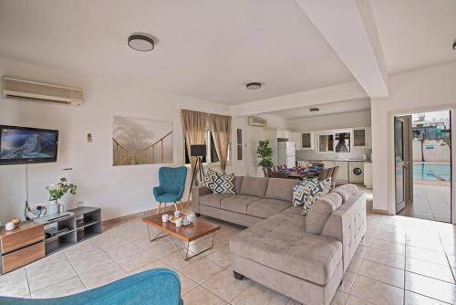 Four Bedrooms Villa 1267