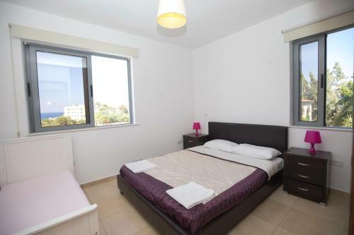 Villa Sunflower - 2 Bed Villa Protaras