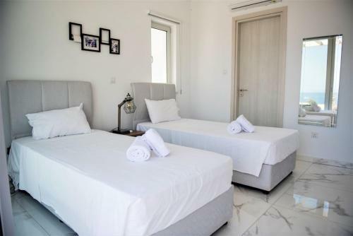 Travertine Cove Villa
