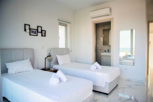 Travertine Cove Villa
