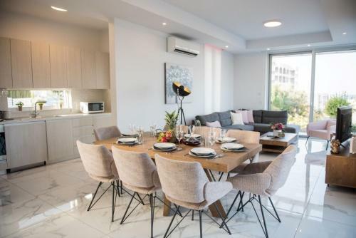 Travertine Cove Villa