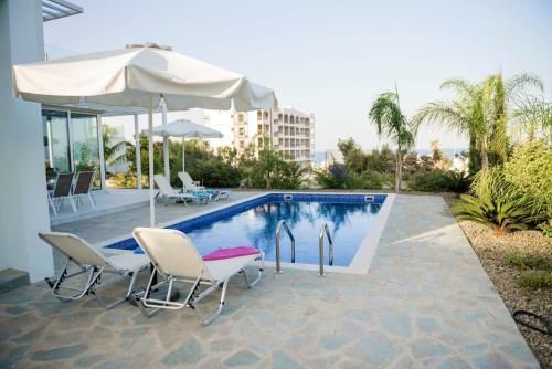 Travertine Cove Villa