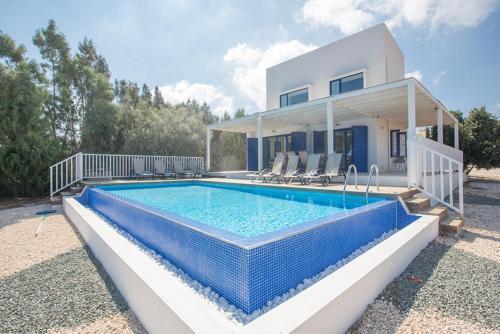 Luxury 4 Bedroom Villa With Private Pool, Protaras Villa 1237