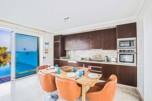 Protaras Villa Sleeps 10 With Pool And Air Con