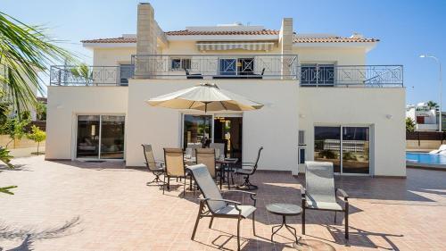 Villa In Protaras Sleeps 8 Includes Swimming Pool And Air Con