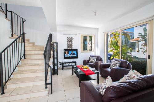 Villa In Protaras Sleeps 6 Includes Swimming Pool And Air Con 4 0