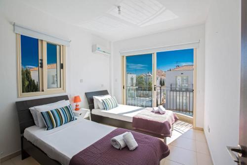 Villa In Protaras Sleeps 6 Includes Swimming Pool And Air Con 4 0
