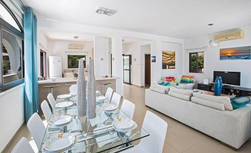 Villa In Protaras Sleeps 6 Includes Swimming Pool And Air Con 2 3