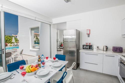 Villa In Protaras Sleeps 10 Includes Swimming Pool And Air Con 9