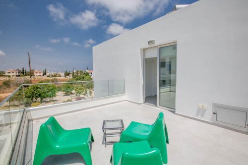 Villa In Protaras Sleeps 10 Includes Swimming Pool And Air Con 9