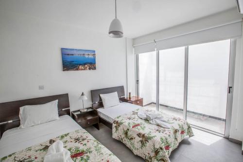 Villa In Protaras Sleeps 10 Includes Swimming Pool And Air Con 9