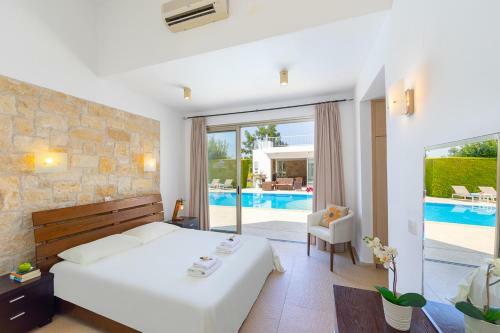Villa In Giolou Sleeps 6 With Pool And Air Con