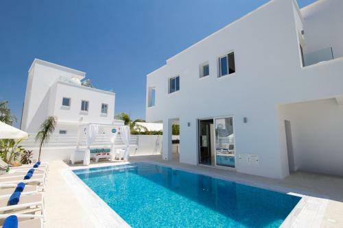 Fig Tree Bay Residences Lantiana Villa 1