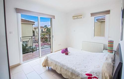 Villa In Protaras Sleeps 6 Includes Swimming Pool And Air Con 7