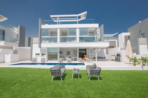 Villa In Protaras Sleeps 6 Includes Swimming Pool And Air Con 2 7