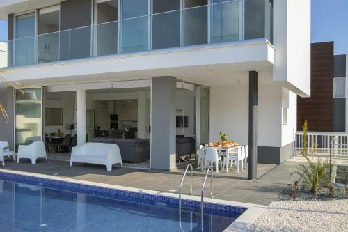 Villa Protaras Olivine Pearl