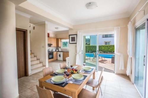 Villa In Protaras Sleeps 6 With Pool And Air Con
